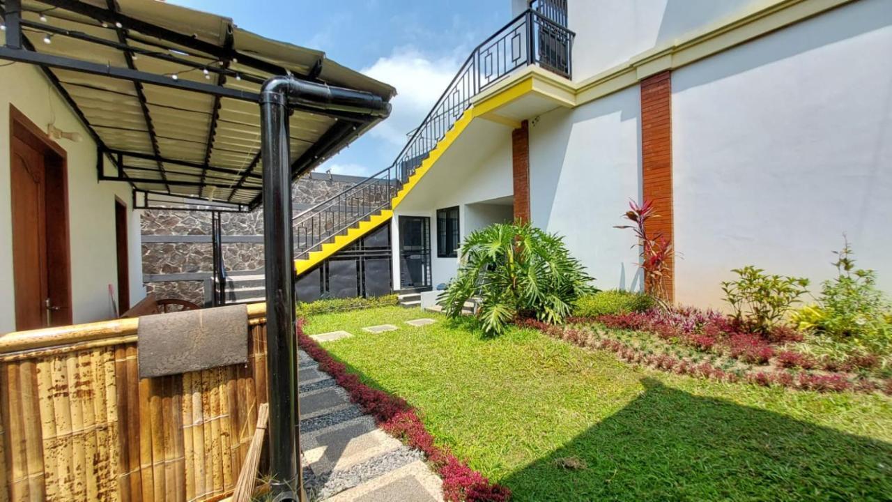 Pool Villa Saung Suluh Purwokerto Kültér fotó