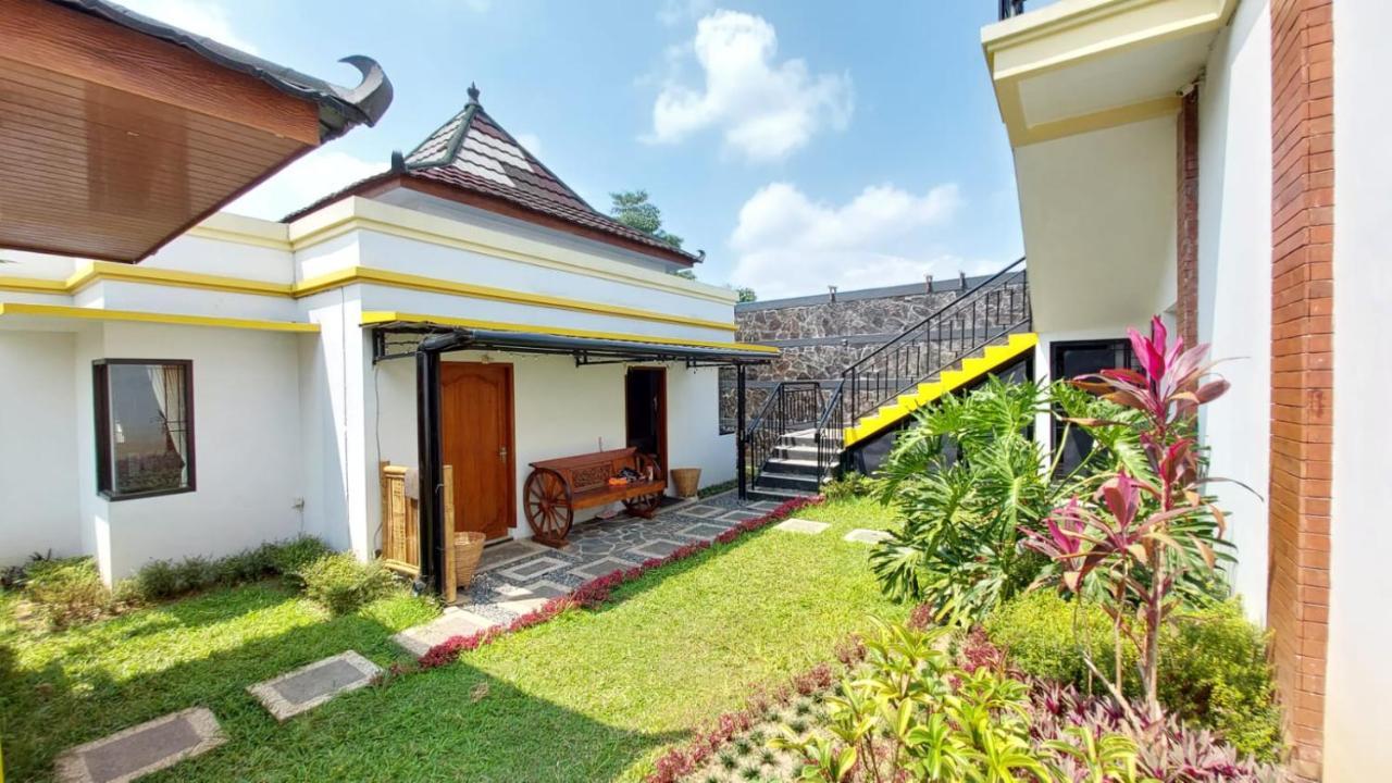 Pool Villa Saung Suluh Purwokerto Kültér fotó