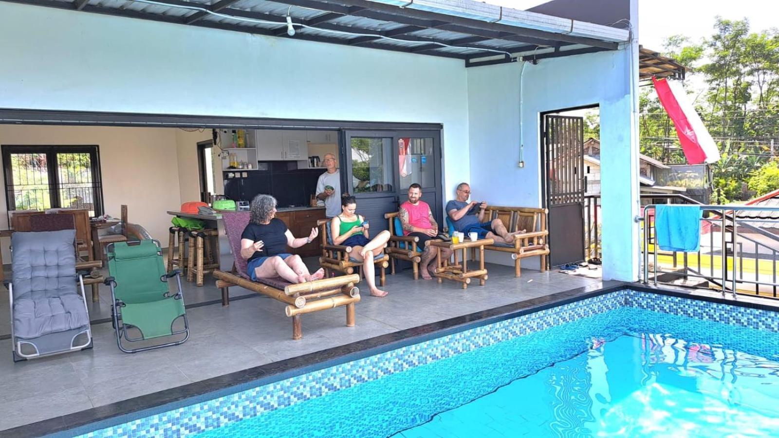 Pool Villa Saung Suluh Purwokerto Kültér fotó